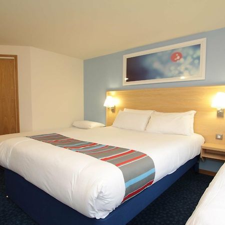 Travelodge London Park Royal Exterior foto